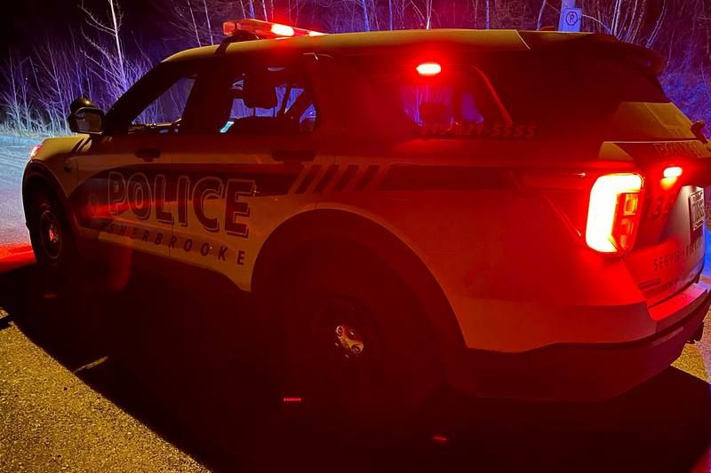 Collision et arrestation durant la nuit à Sherbrooke